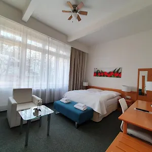2* Pensión Jana - Domov Mládeže