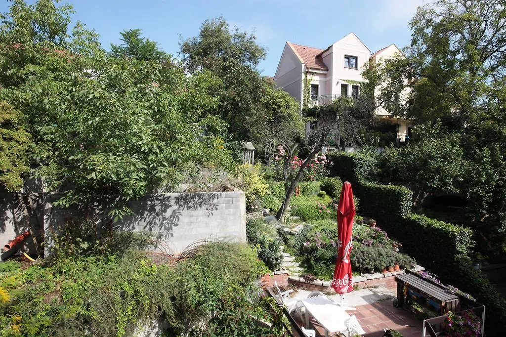 Apartments Liberty House Prague 3*,